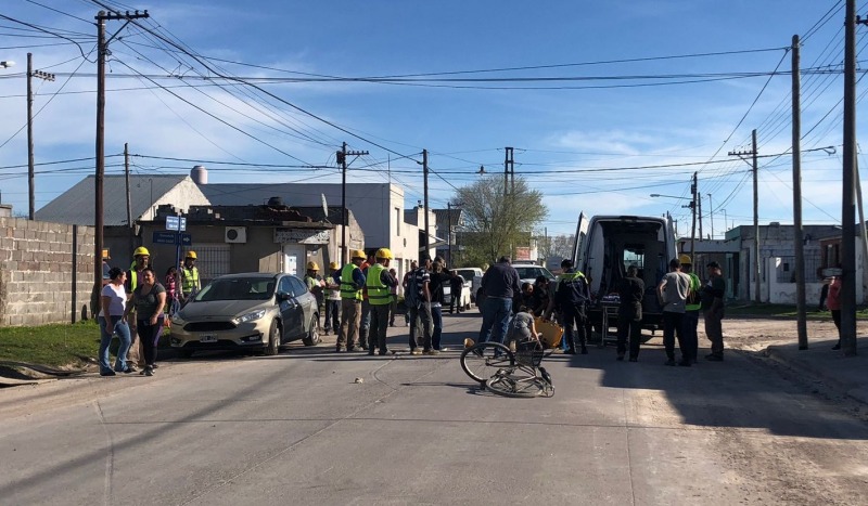 Un ciclista herido en un fuerte choque